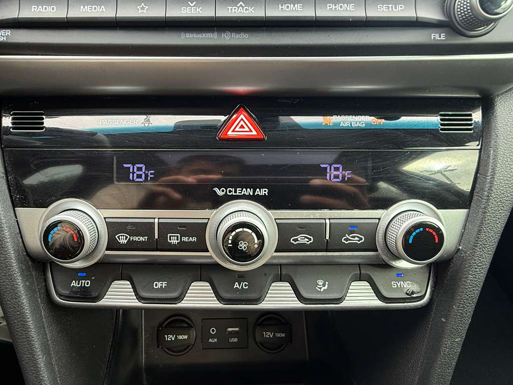 Hyundai Elantra  2020