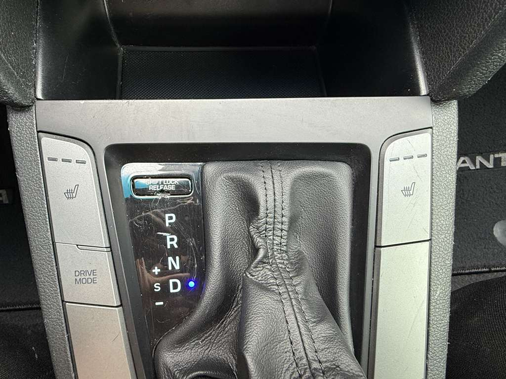 Hyundai Elantra  2020