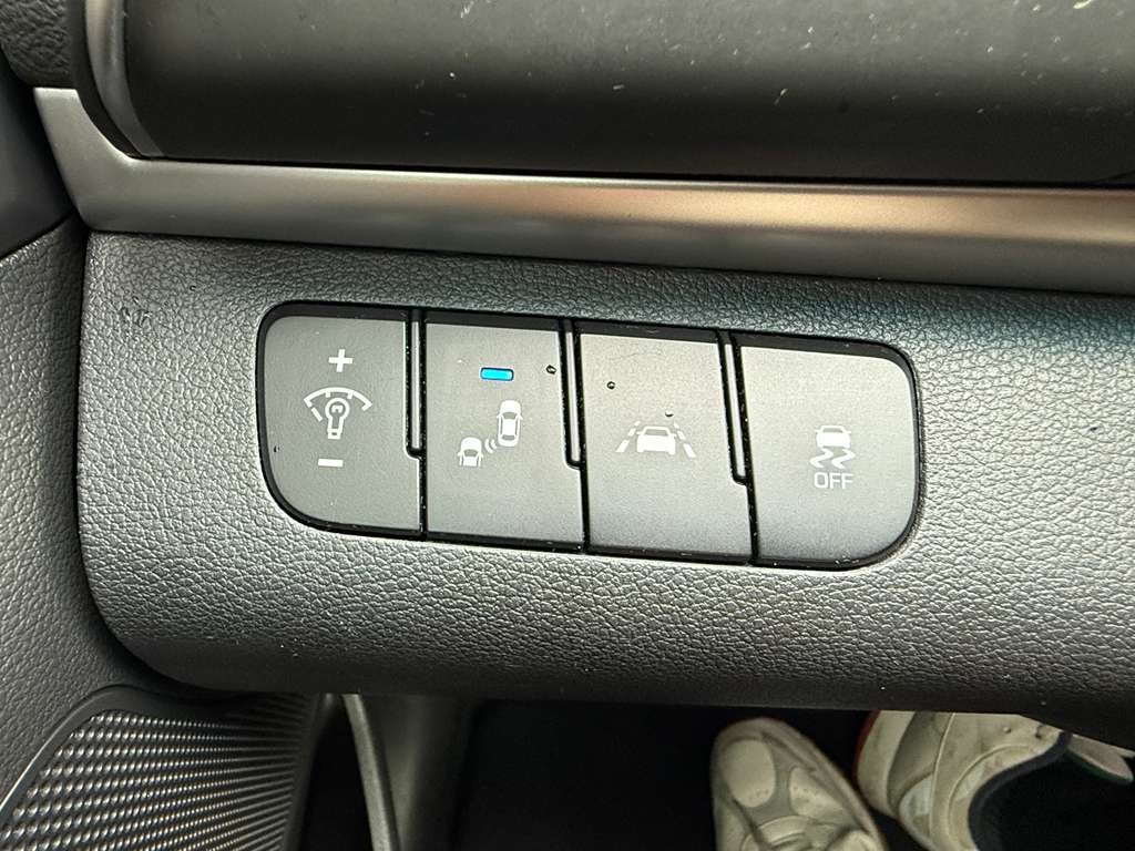 Hyundai Elantra  2020