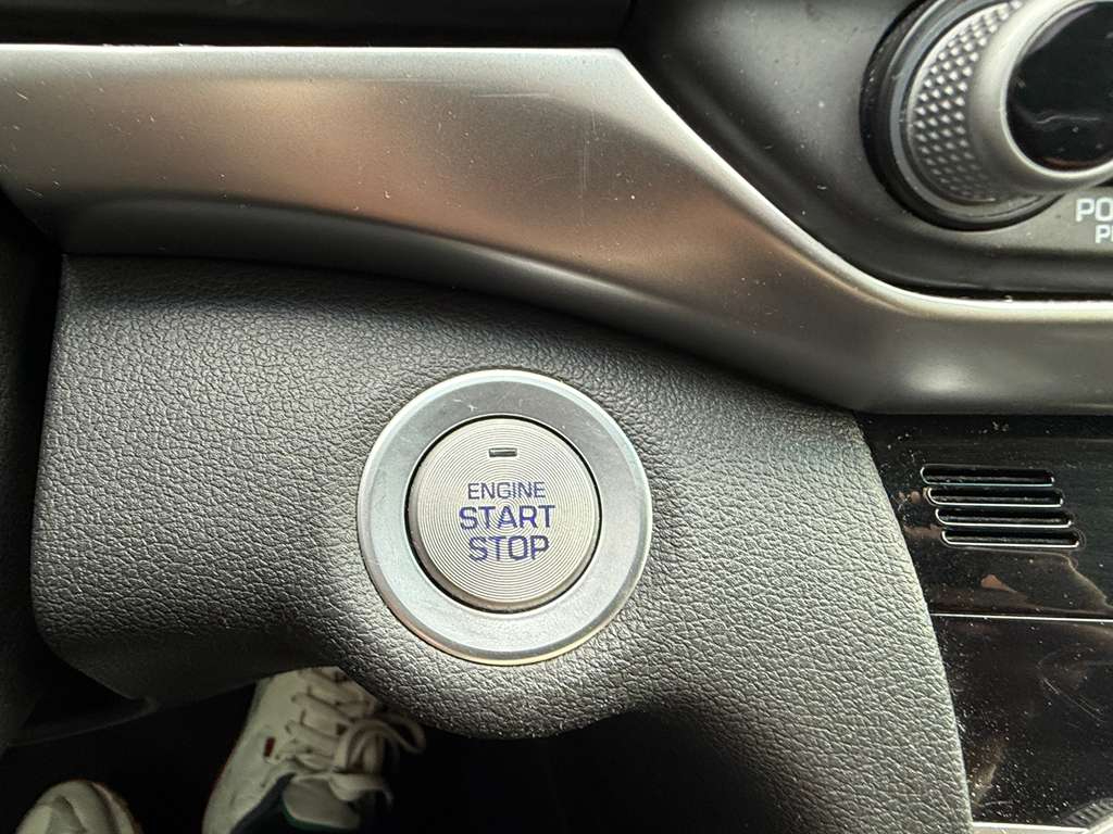 Hyundai Elantra  2020