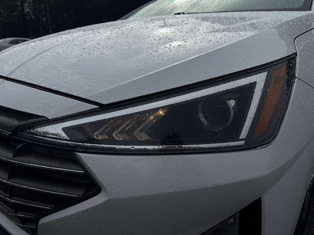 Hyundai Elantra  2020