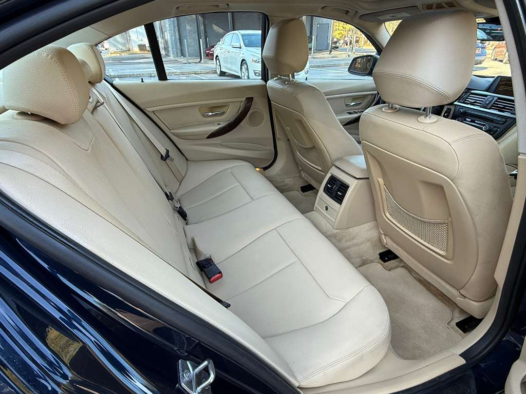 BMW 3-Series 328i Sedan 2013