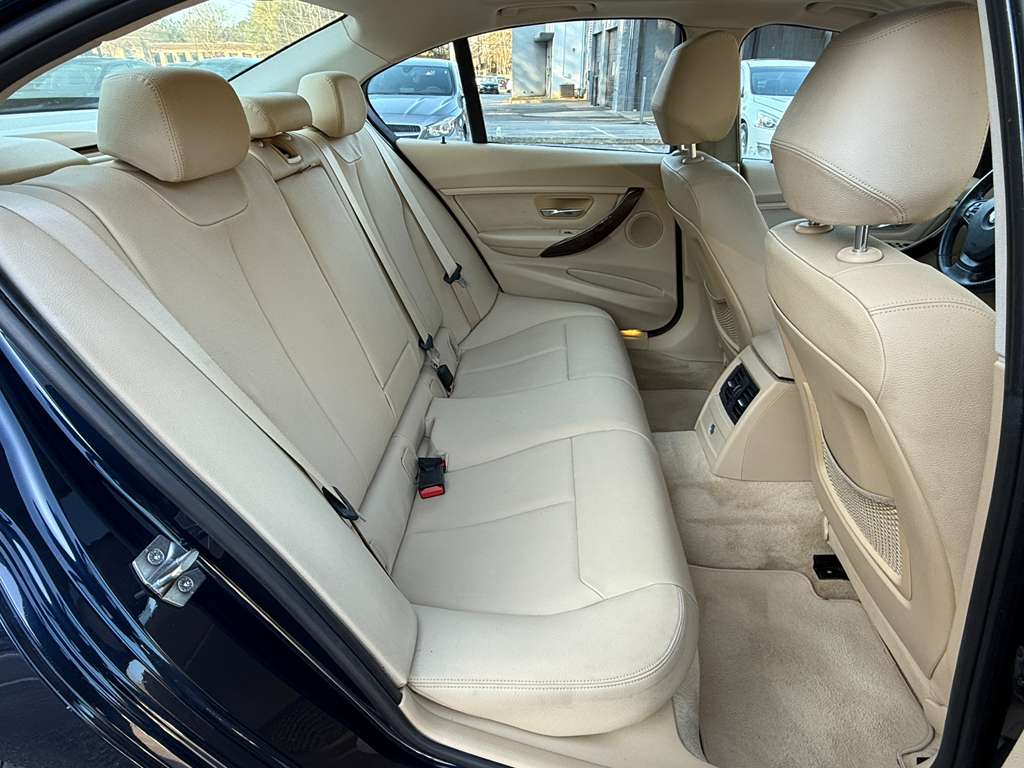 BMW 3-Series 328i Sedan 2013