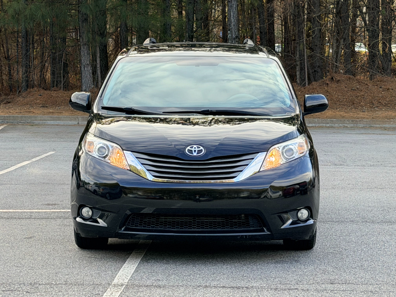 Toyota Sienna XLE FWD 8-Passenger V6 2012