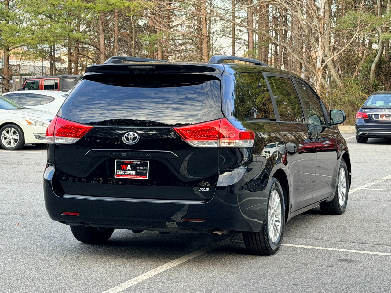 Toyota Sienna XLE FWD 8-Passenger V6 2012