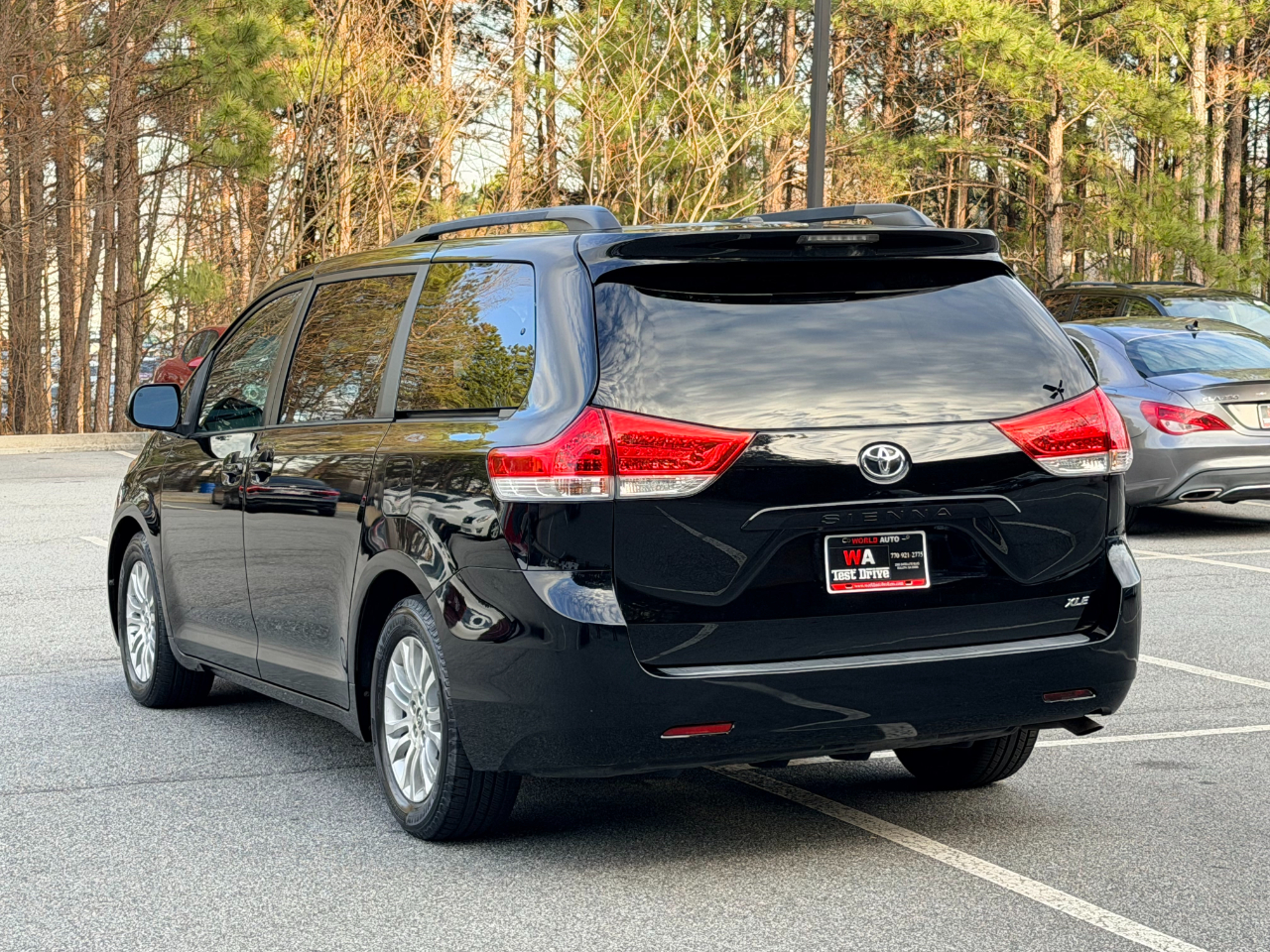 Toyota Sienna XLE FWD 8-Passenger V6 2012