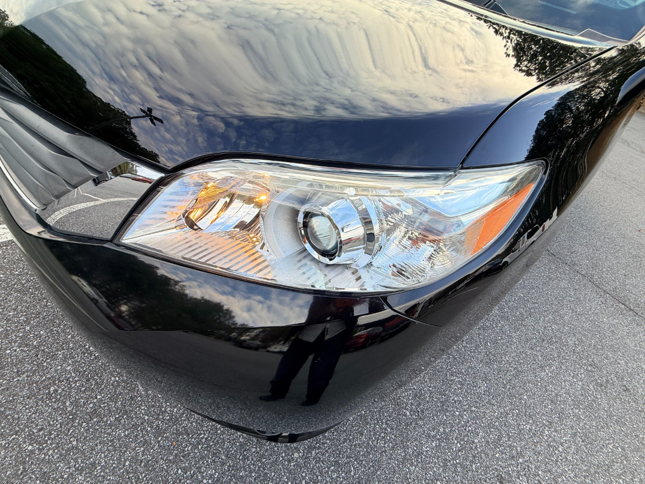 Toyota Sienna XLE FWD 8-Passenger V6 2012