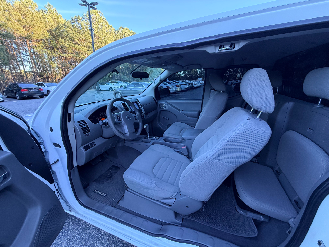 Nissan Frontier S King Cab I4 5AT 2WD 2019