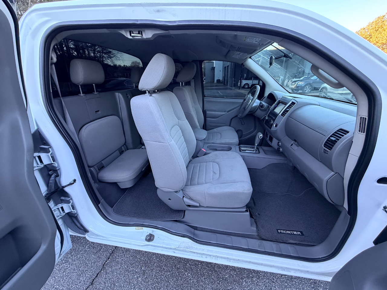 Nissan Frontier S King Cab I4 5AT 2WD 2019
