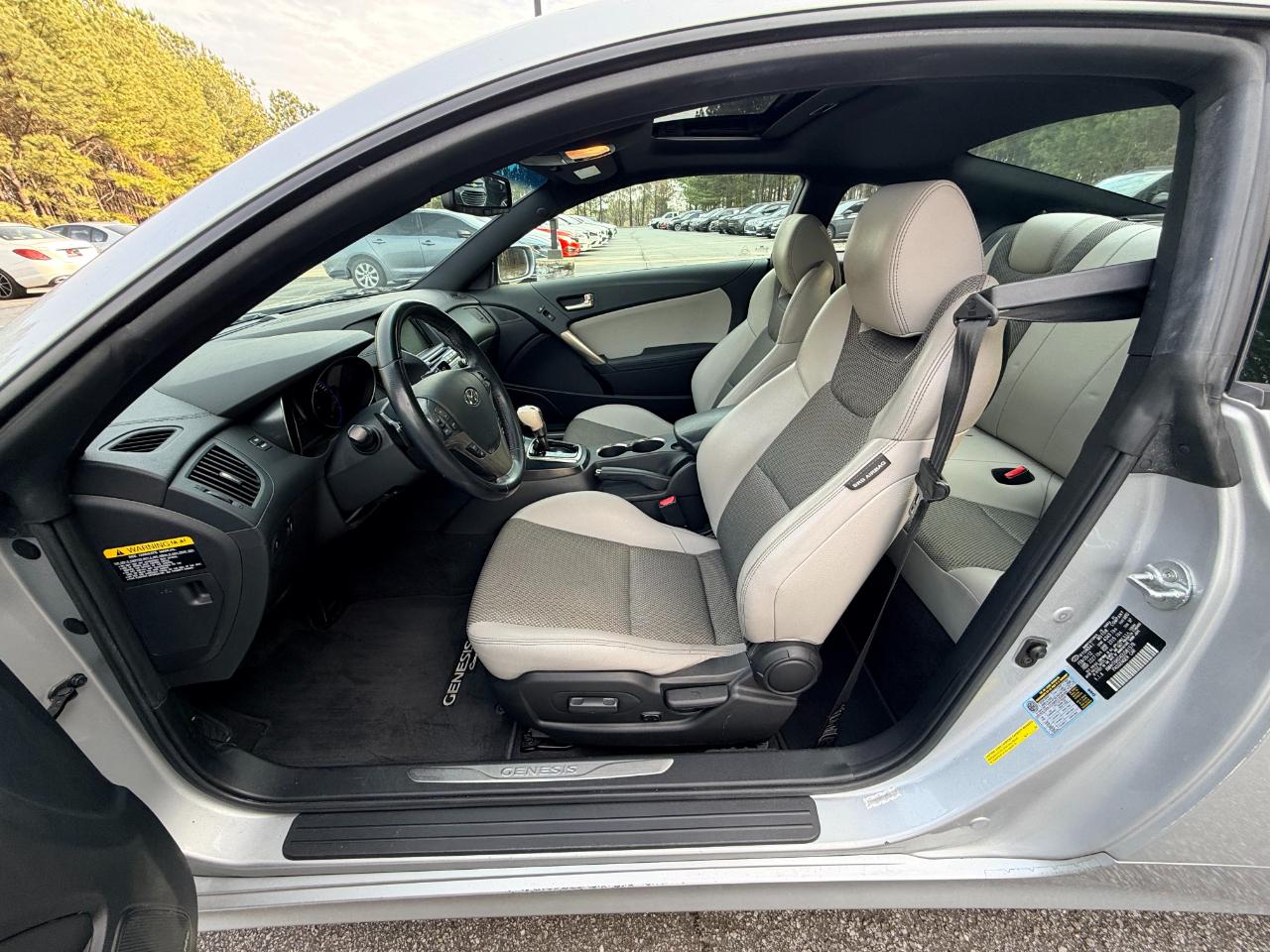 Hyundai Genesis Coupe 2.0T Premium Auto 2013