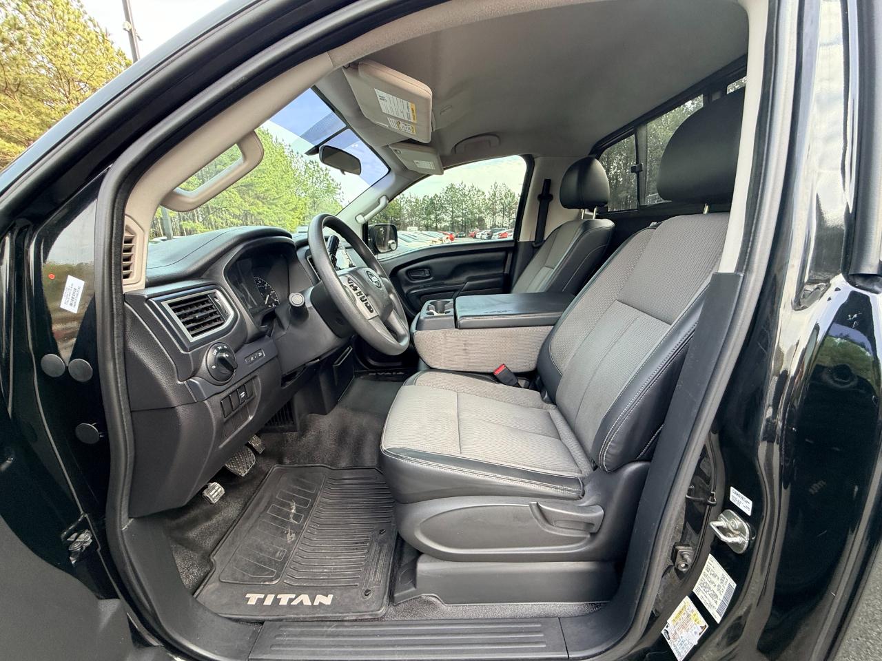 Nissan Titan 2WD 2017