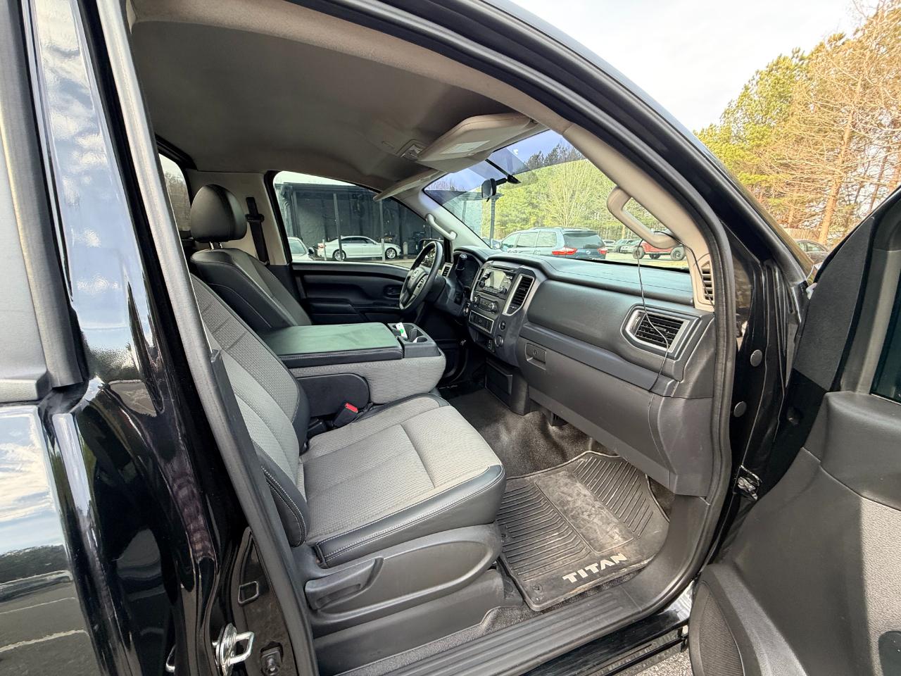 Nissan Titan 2WD 2017