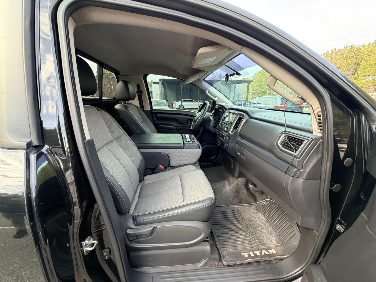 Nissan Titan 2WD 2017