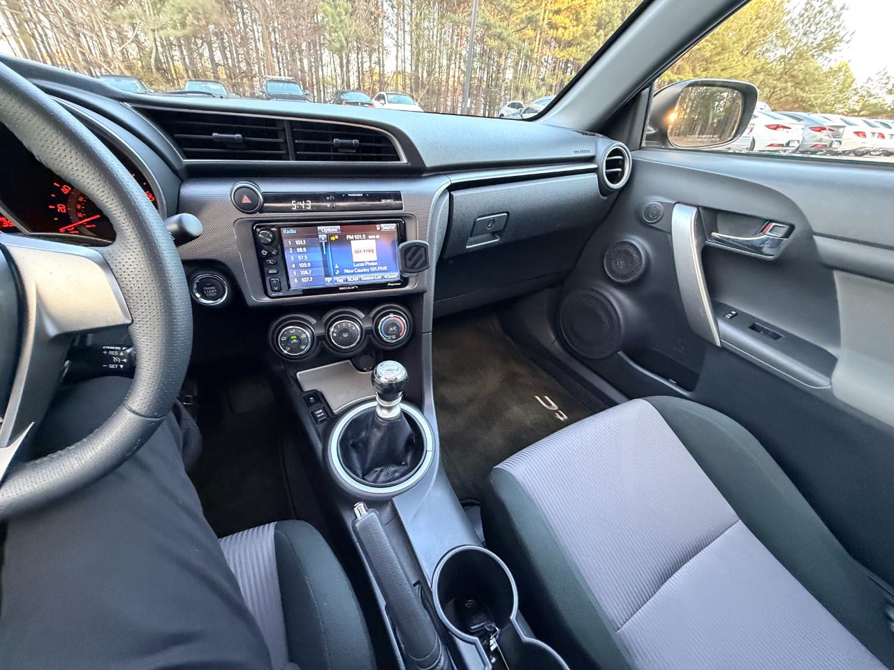 Scion tC Sports Coupe 6-Spd MT 2016