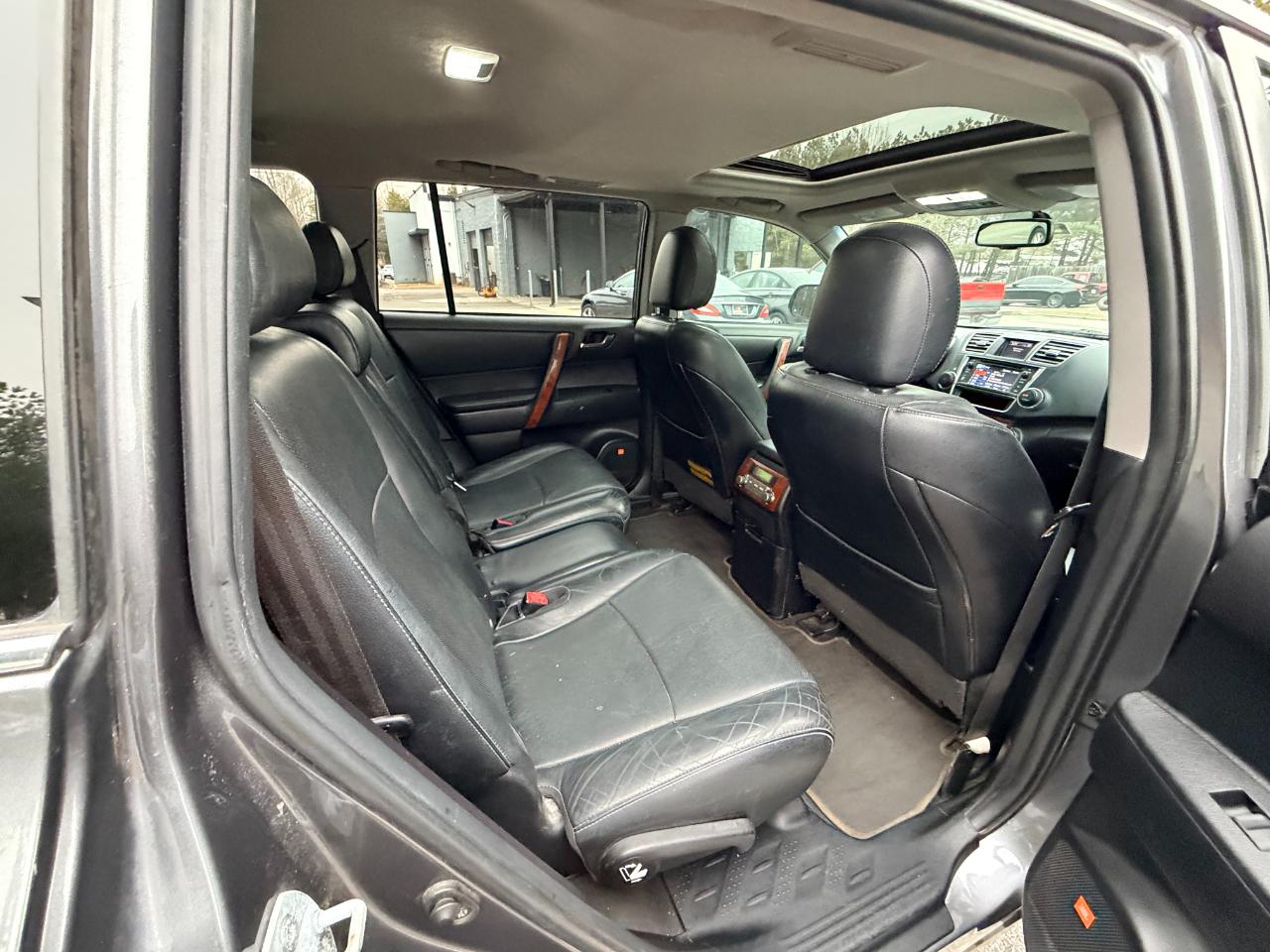 Toyota Highlander Limited 2WD 2013