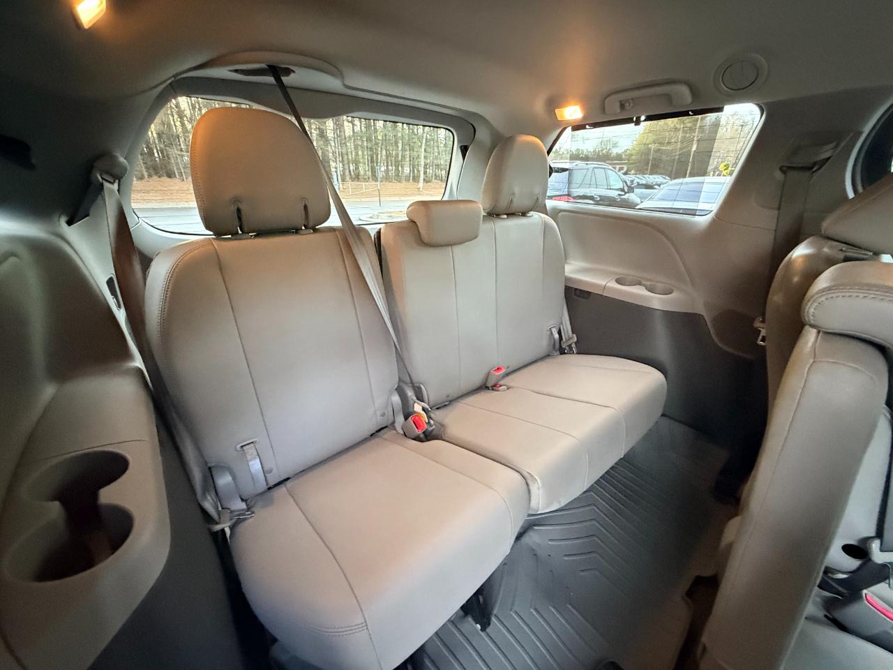 Toyota Sienna XLE 8-Passenger 2017