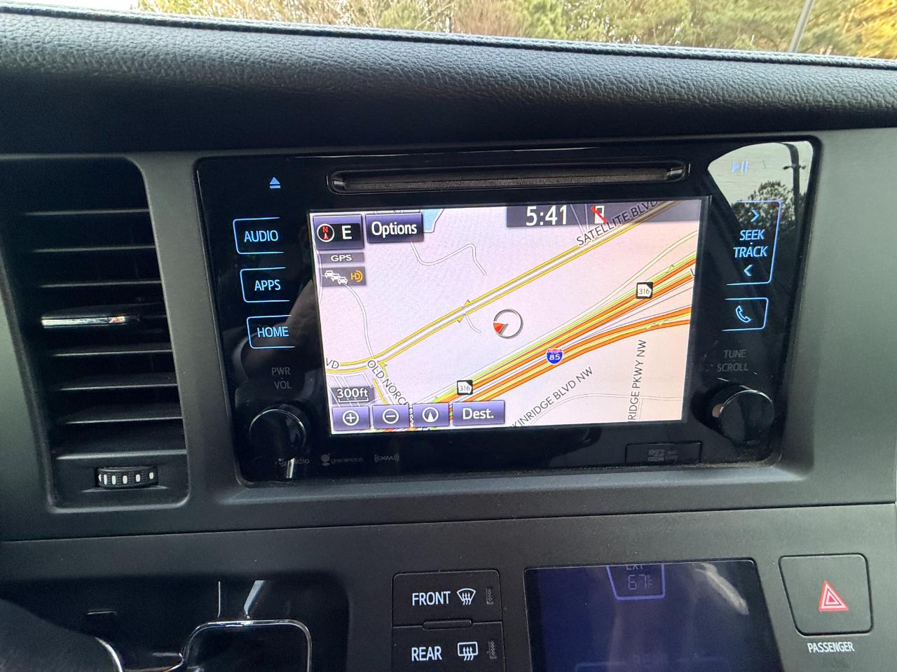 Toyota Sienna XLE 8-Passenger 2017