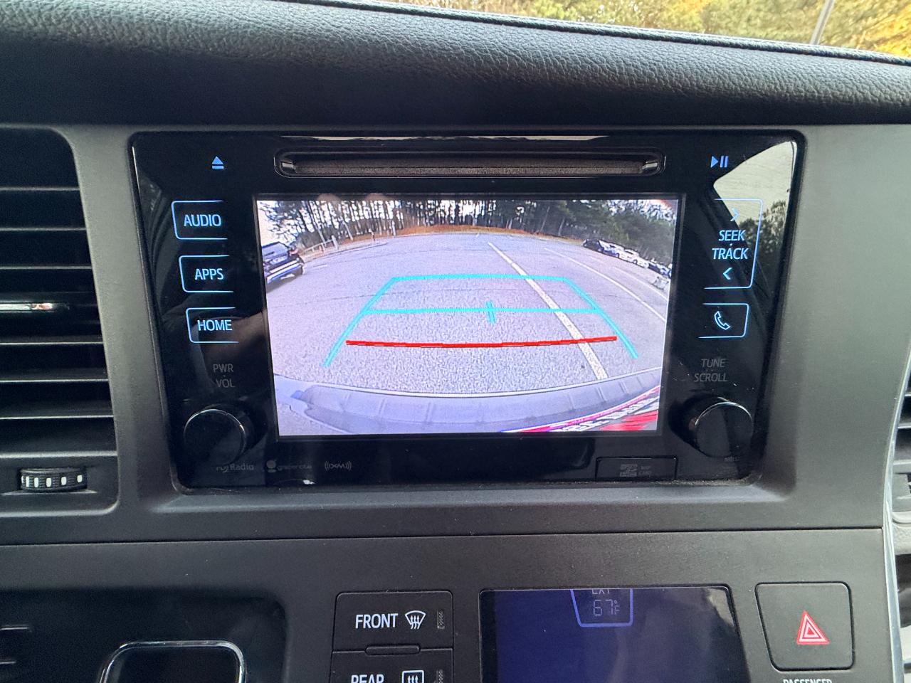 Toyota Sienna XLE 8-Passenger 2017