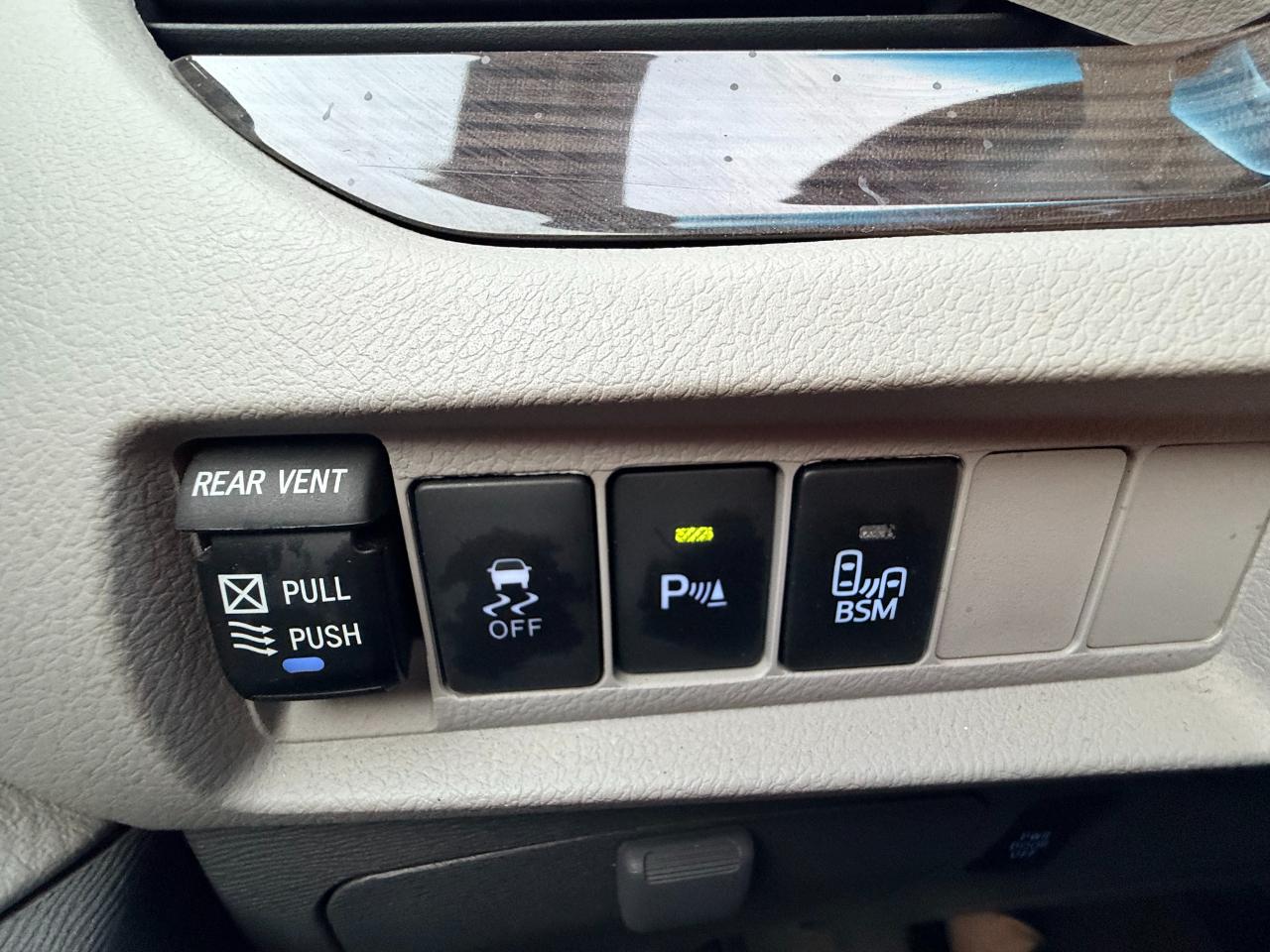 Toyota Sienna XLE 8-Passenger 2017