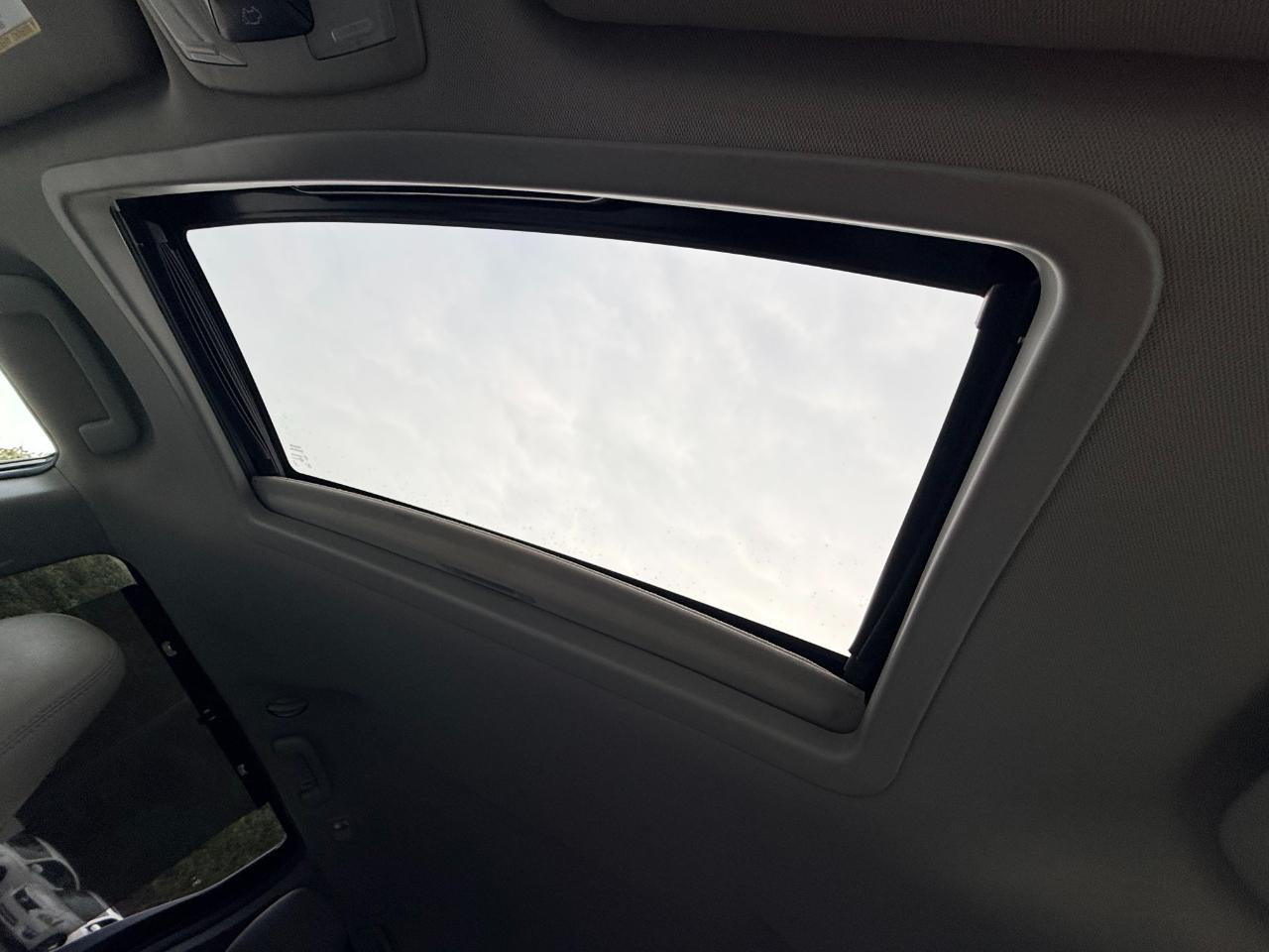 Toyota Sienna XLE 8-Passenger 2017