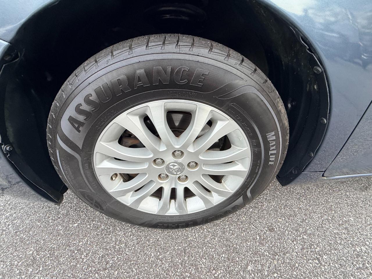 Toyota Sienna XLE 8-Passenger 2017