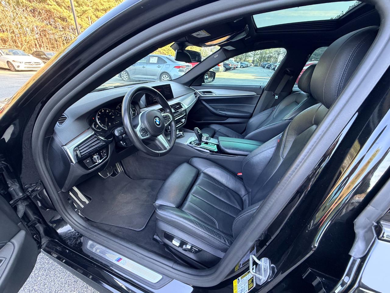 BMW 5-Series 530i 2019