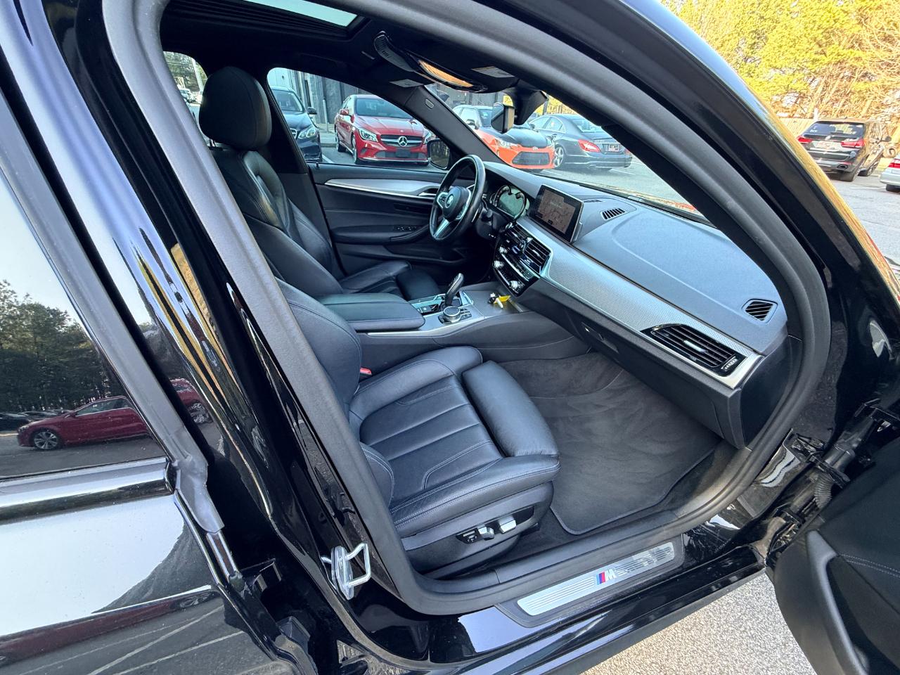 BMW 5-Series 530i 2019