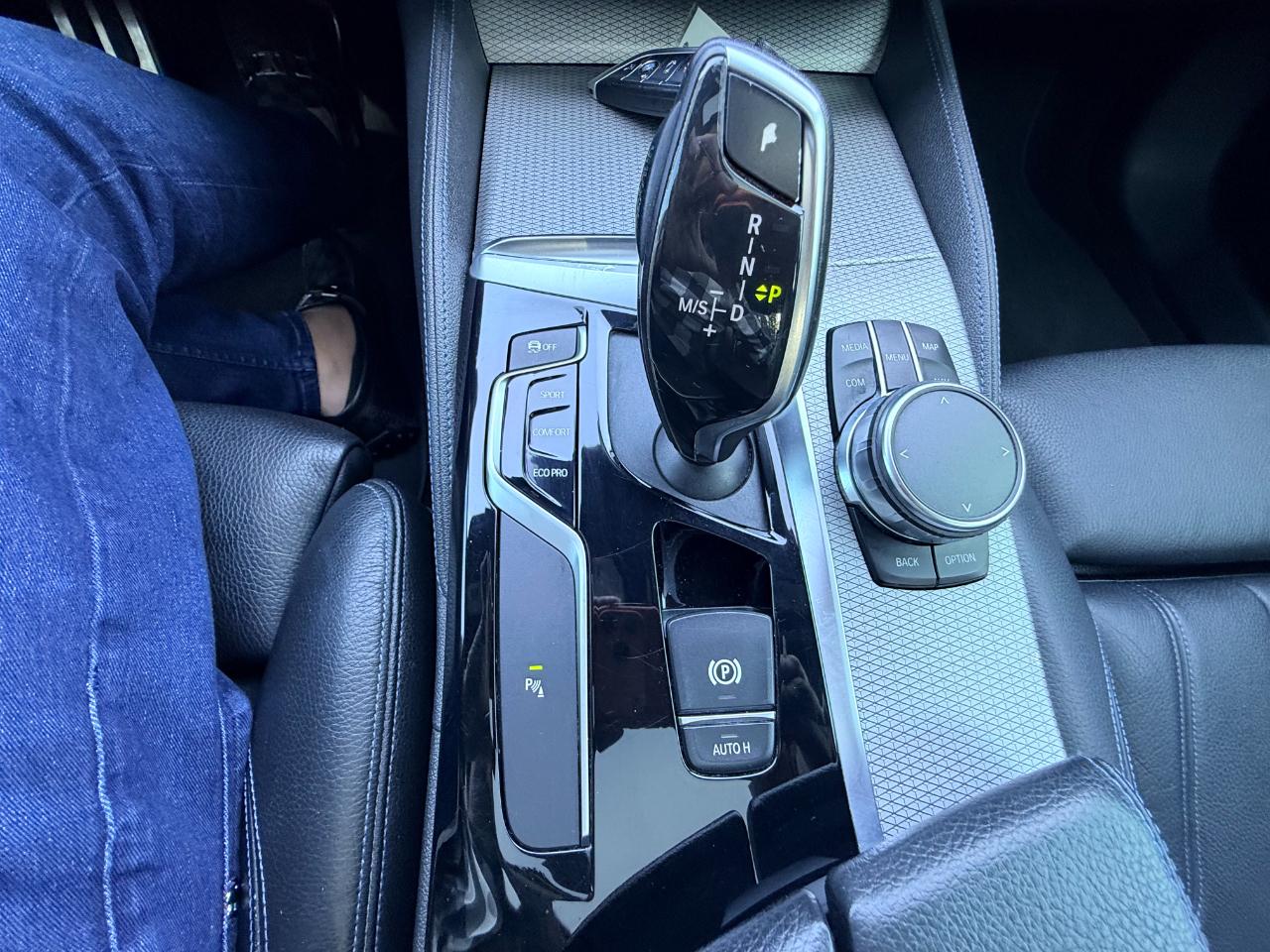 BMW 5-Series 530i 2019