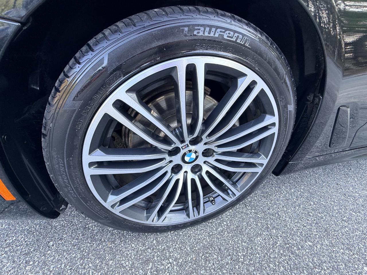 BMW 5-Series 530i 2019