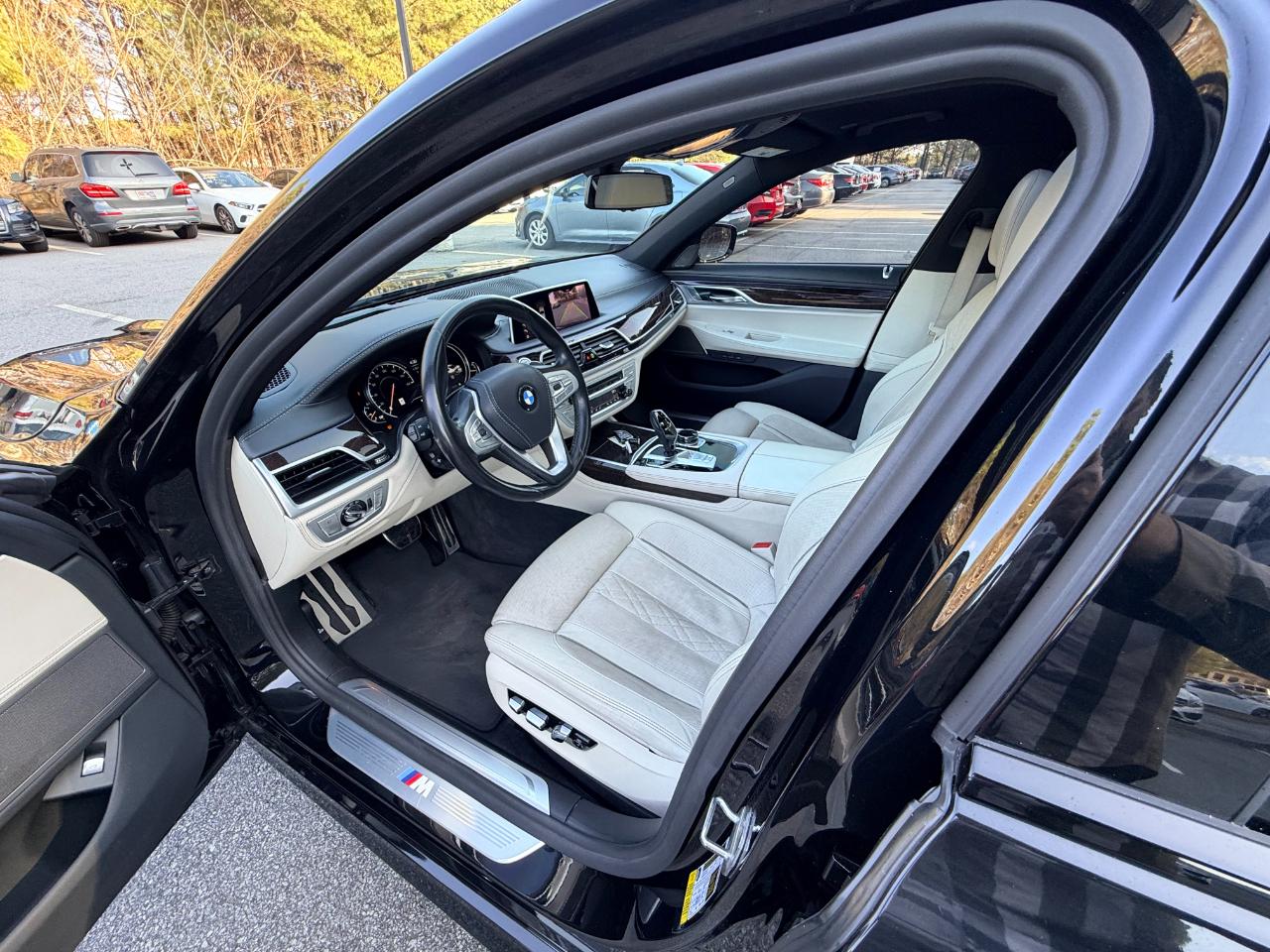 BMW 7-Series 740i 2019