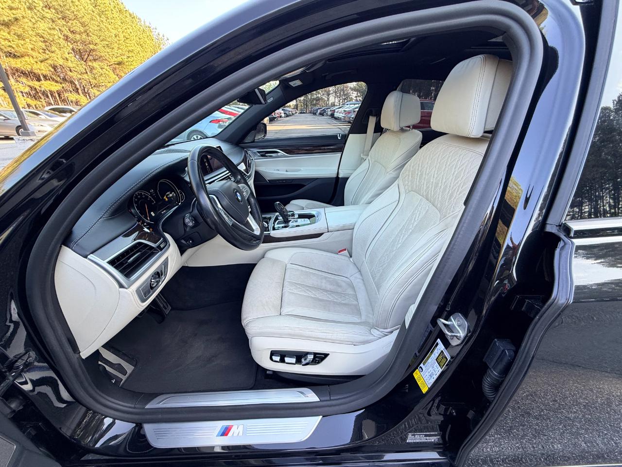 BMW 7-Series 740i 2019