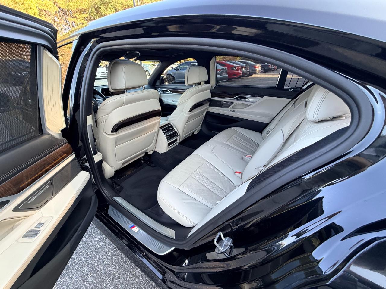 BMW 7-Series 740i 2019