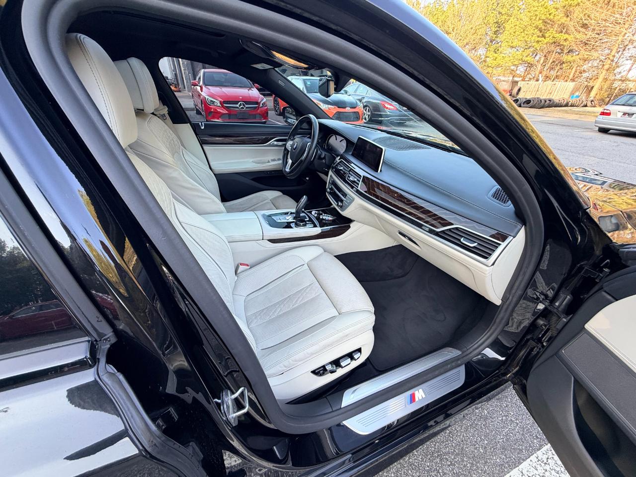 BMW 7-Series 740i 2019