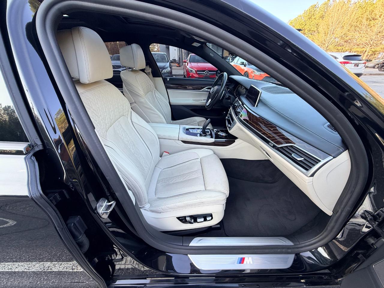 BMW 7-Series 740i 2019