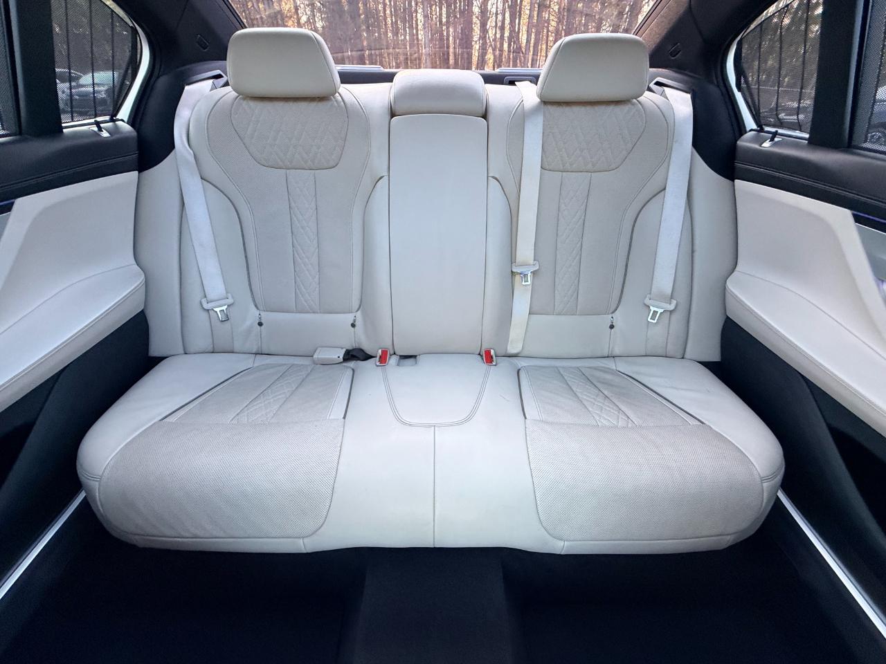 BMW 7-Series 740i 2019