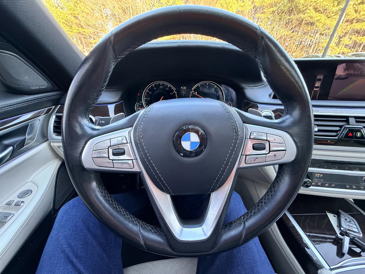 BMW 7-Series 740i 2019