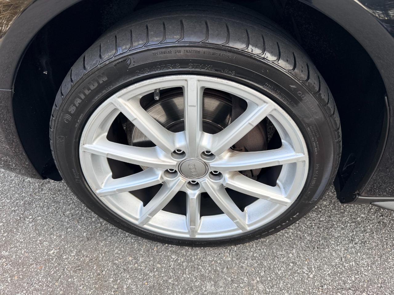 Audi A4 2.0T Premium Sedan 2016