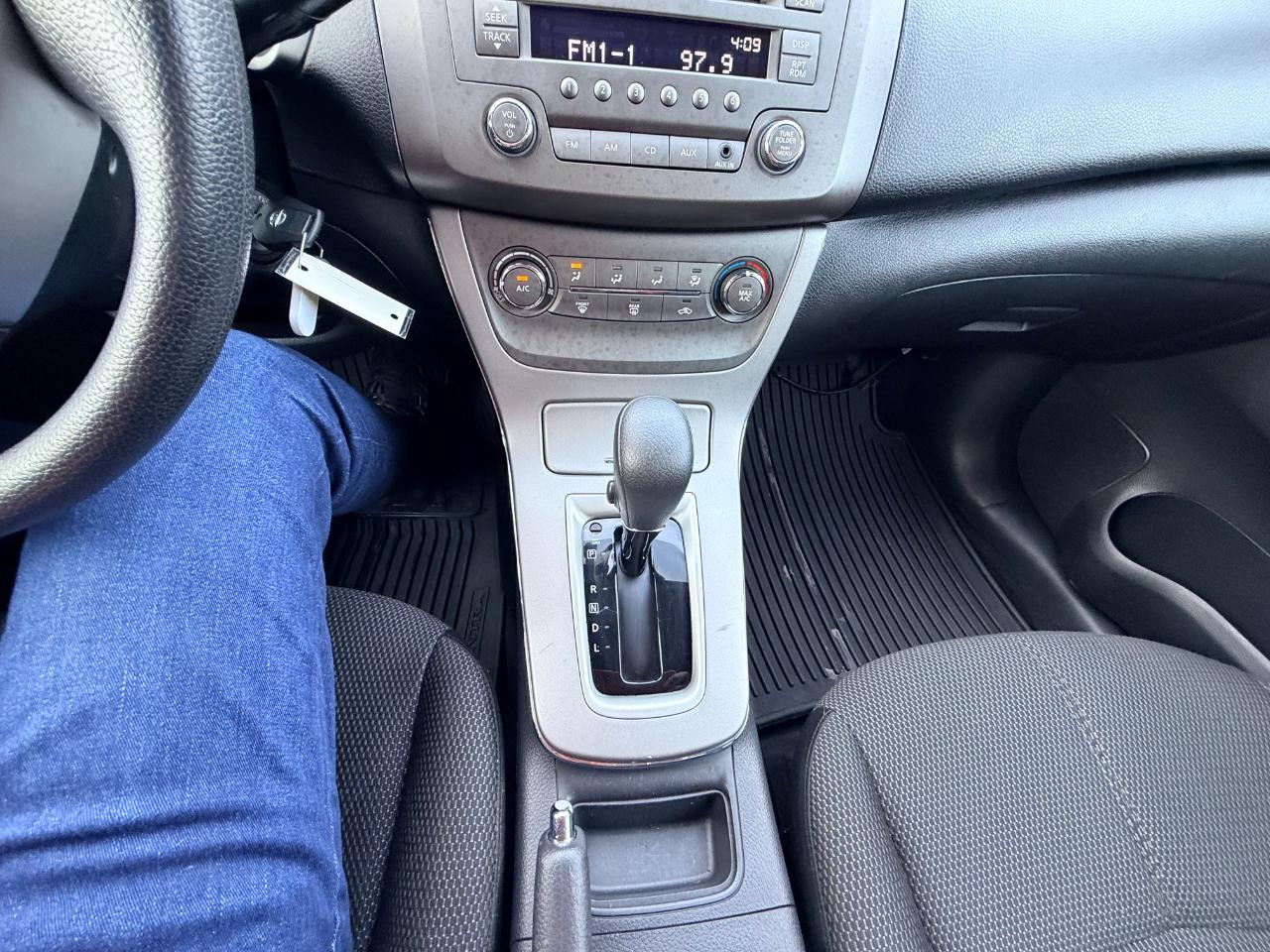 Nissan Sentra S 2013