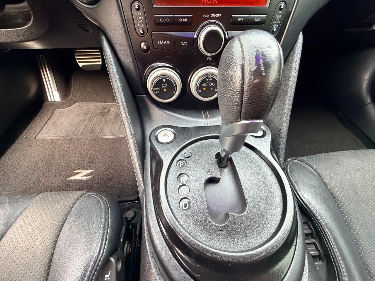 Nissan Z 370Z Touring Coupe 2010