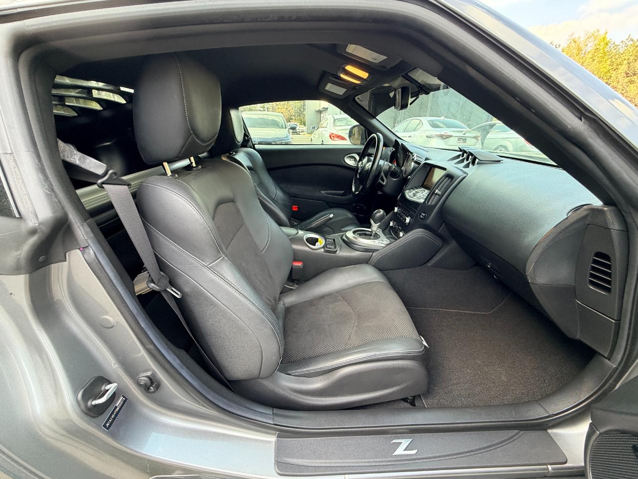 Nissan Z 370Z Touring Coupe 2011