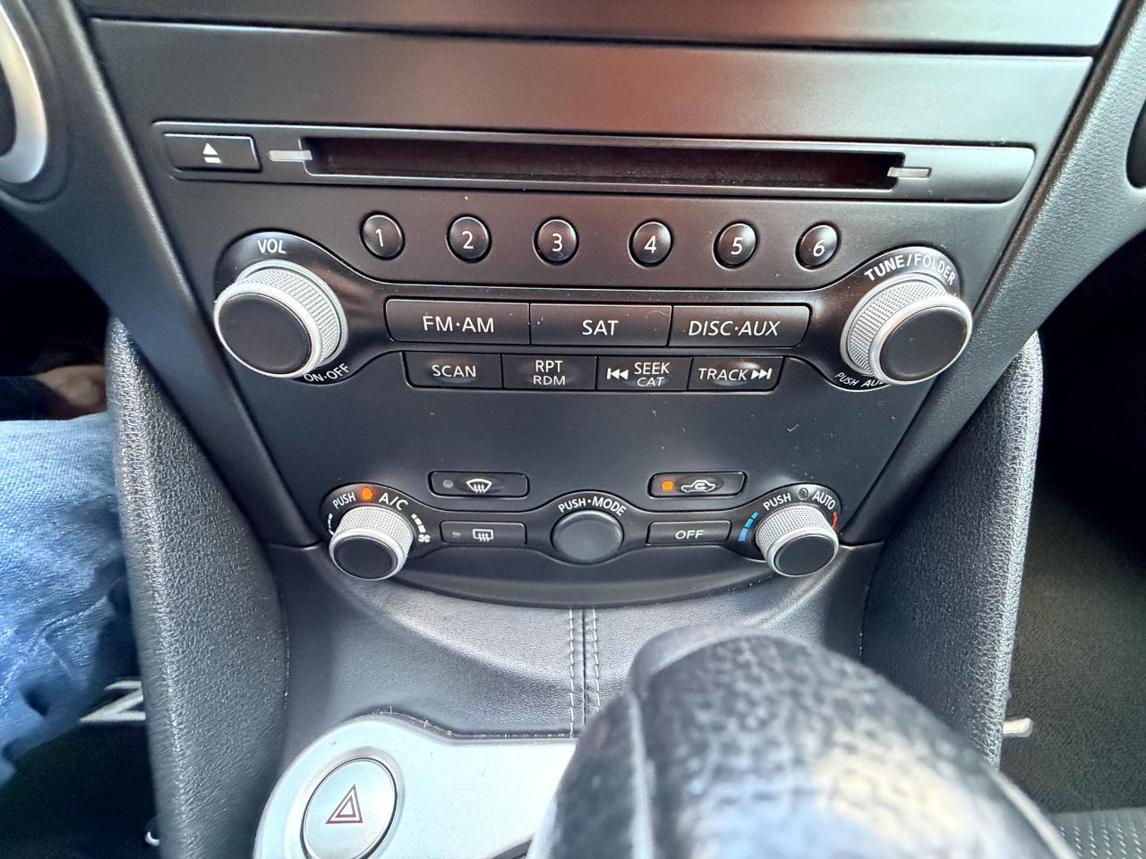 Nissan Z 370Z Touring Coupe 2011