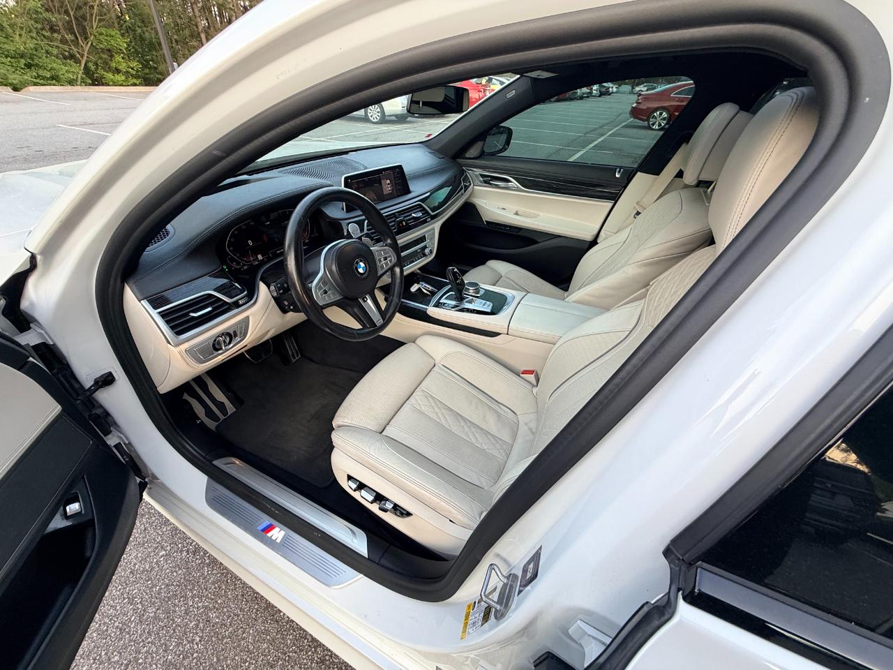 BMW 7-Series 740i 2021