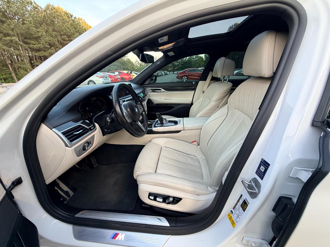 BMW 7-Series 740i 2021