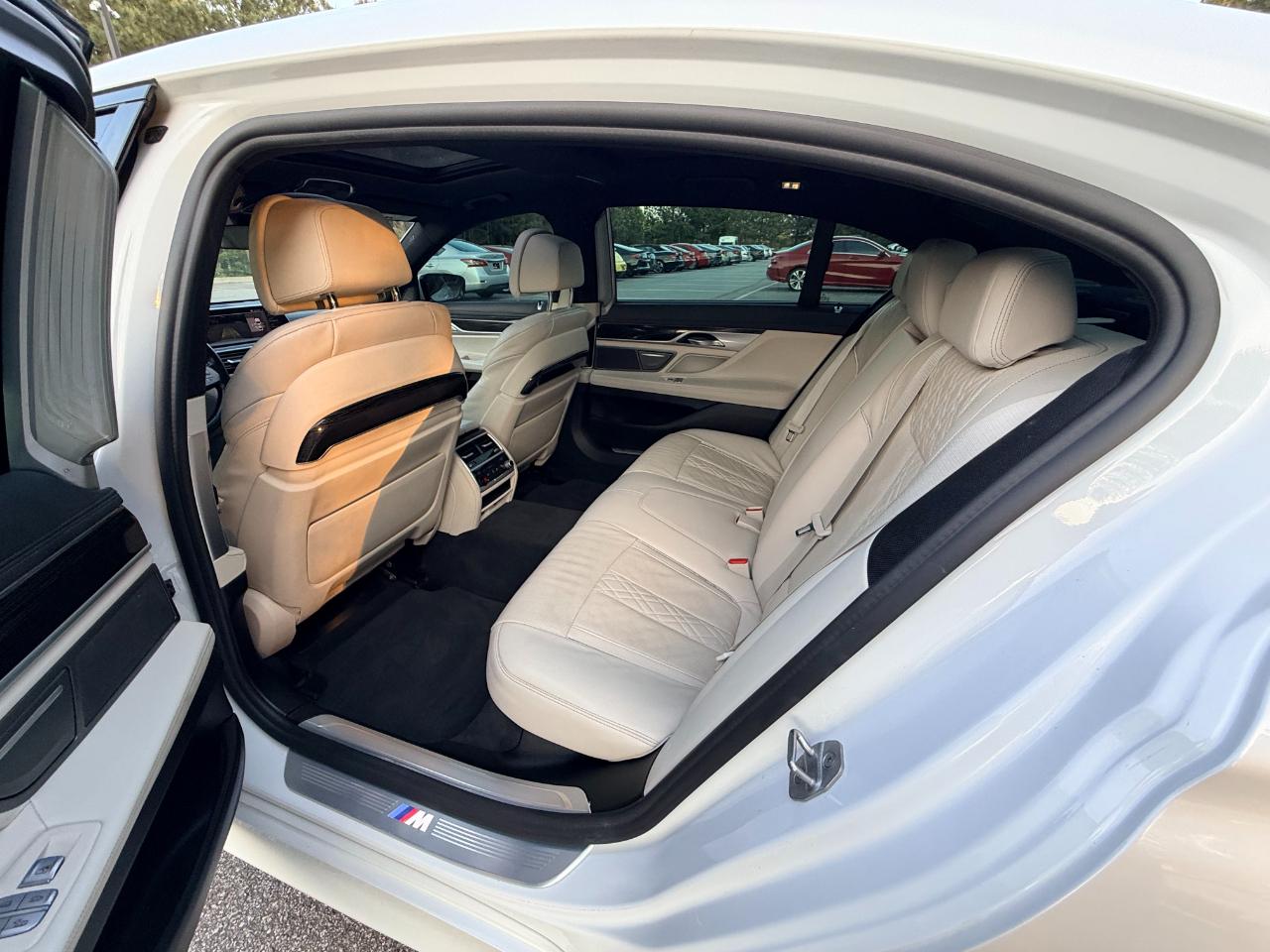 BMW 7-Series 740i 2021