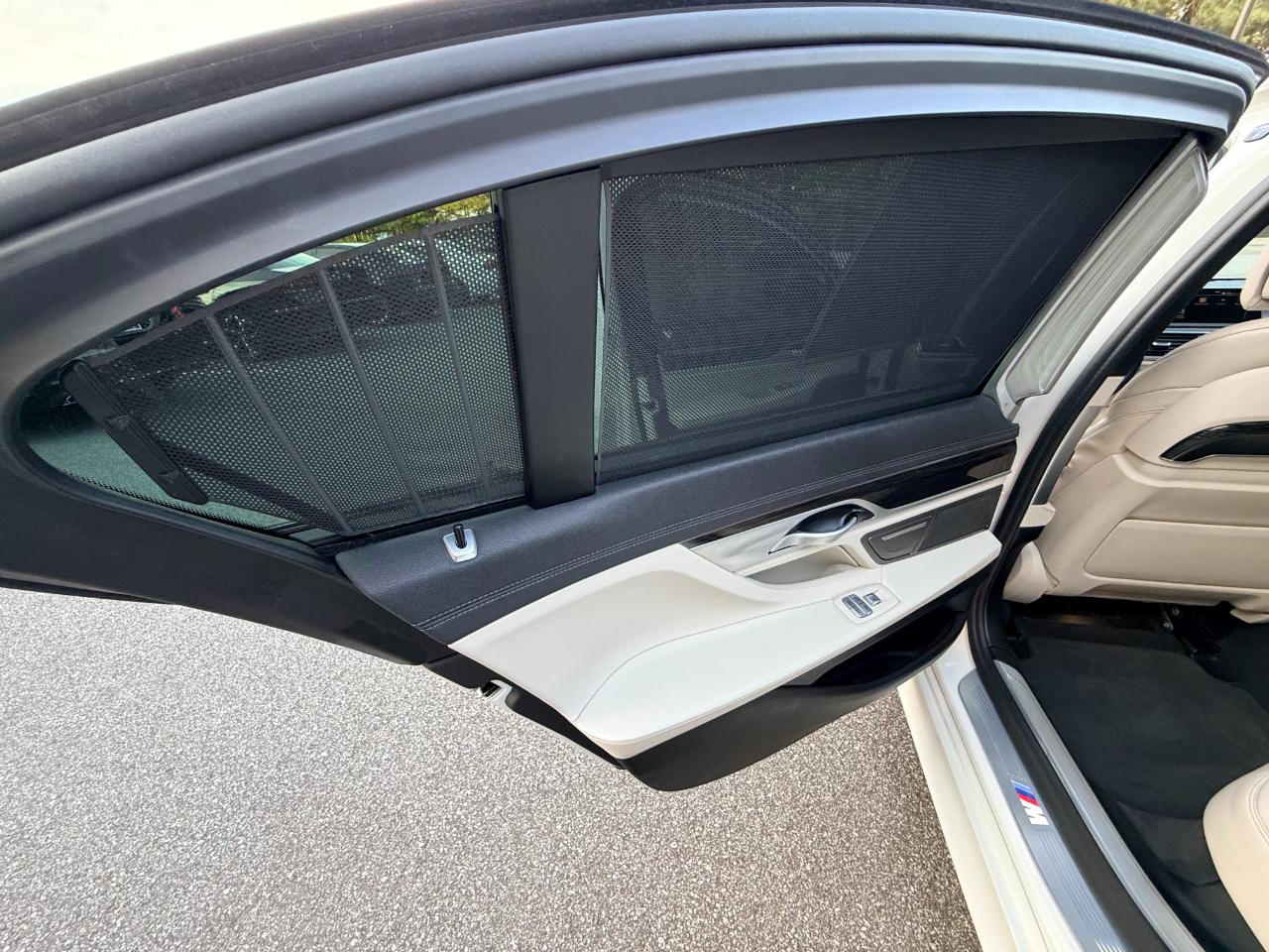 BMW 7-Series 740i 2021