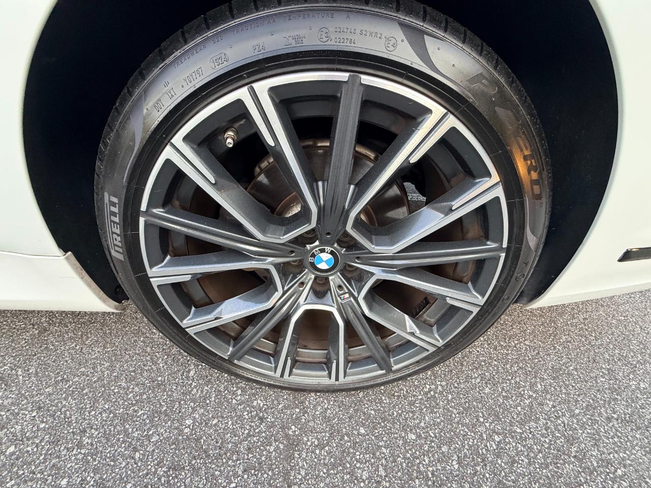 BMW 7-Series 740i 2021