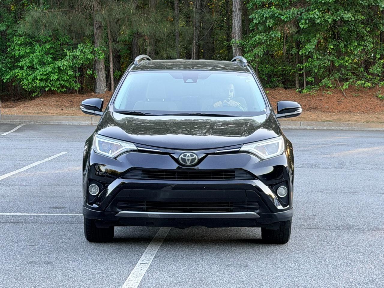 Toyota RAV4 XLE FWD 2017