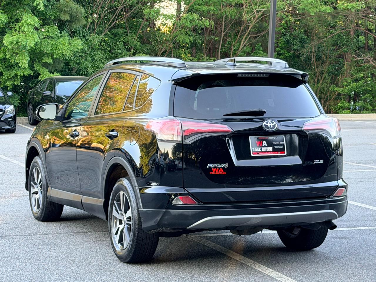 Toyota RAV4 XLE FWD 2017