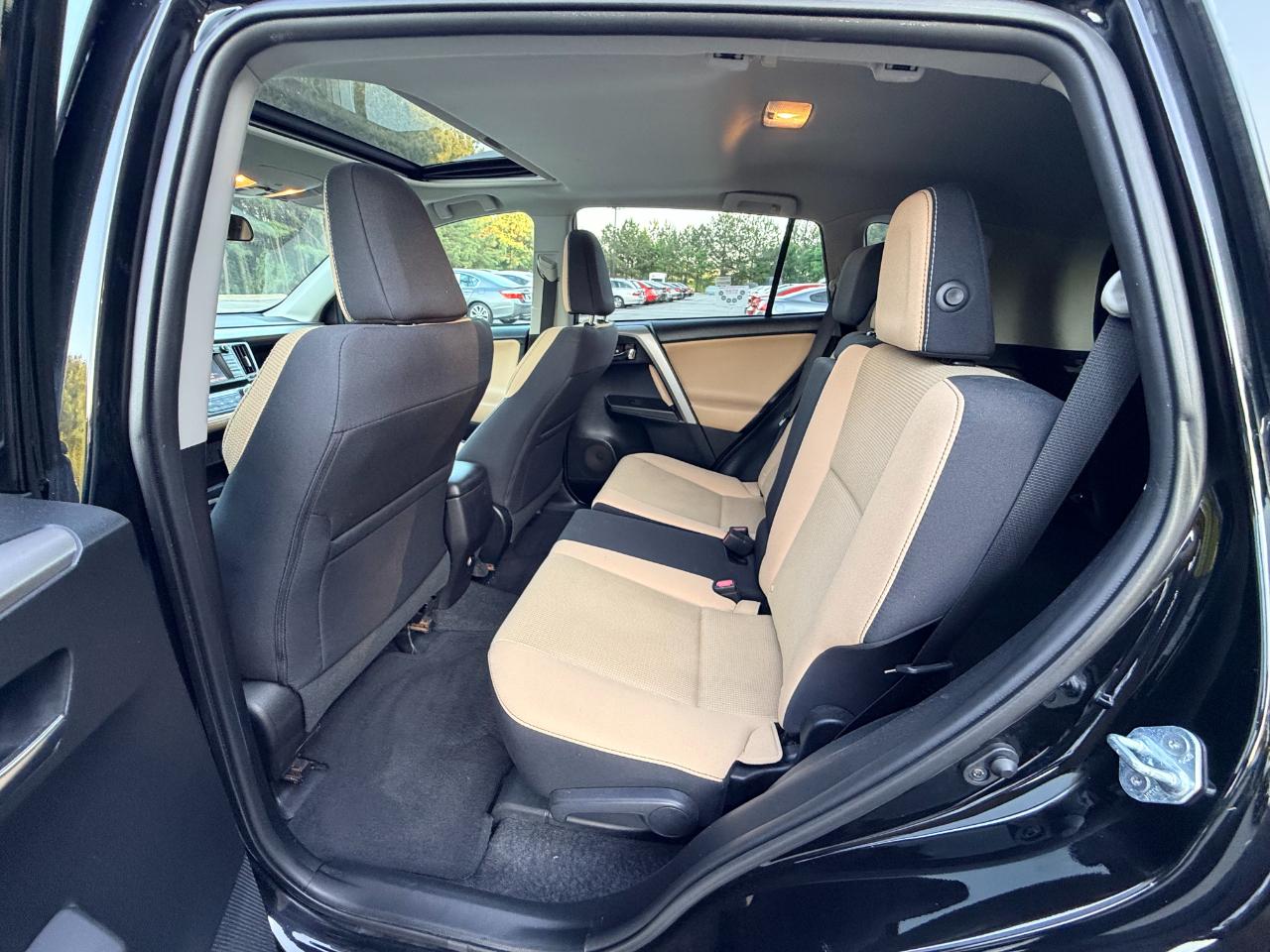 Toyota RAV4 XLE FWD 2017