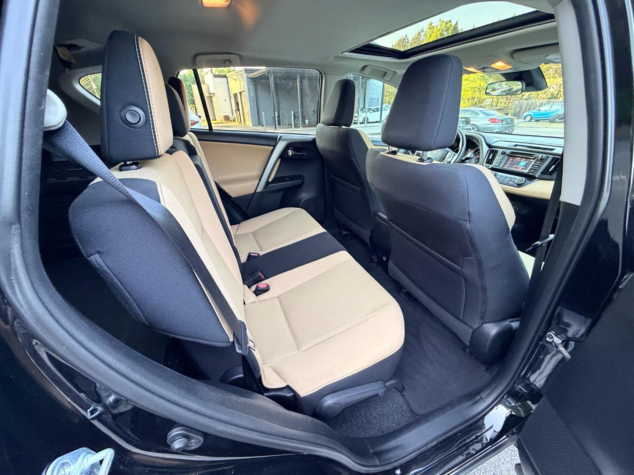 Toyota RAV4 XLE FWD 2017